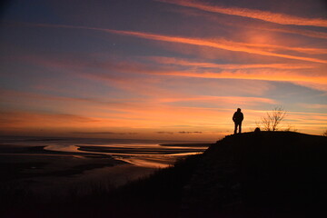 Fototapeta na wymiar sunset on a beach in wales