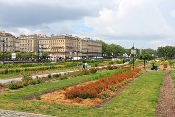 Bordeaux (France), landscaped quays along the Garonne river