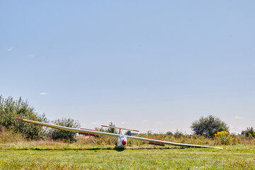 Front view of glider on the grass