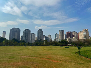 Obraz premium Public Park Cityscape in Sao Paulo