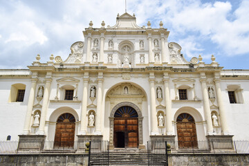 Fototapeta na wymiar Catedral de San Jose en Antigua Guatemala, fachada principal.