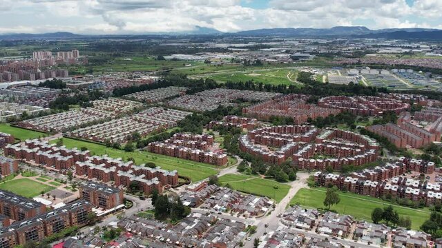 Aerial video Bogot&aacute; west, Ciudadela Colsubsidio
