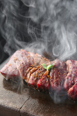 delicious-looking beef cooking on the grill 불판위에서 익어가는 맛있어 보이는...