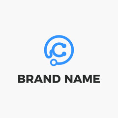 Obraz premium Simple Letter C and Stethoscope Logo