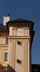 Fototapeta na wymiar Les fenêtres horizontales de la tour du château de Prague