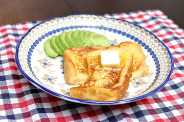 フレンチトーストとアボカド