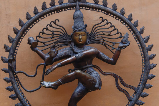 Indian God Shiva Dancing In Nataraja Pose Stock Illustration - Download  Image Now - Shiva - Hindu God, Maha Shivaratri, Clip Art - iStock