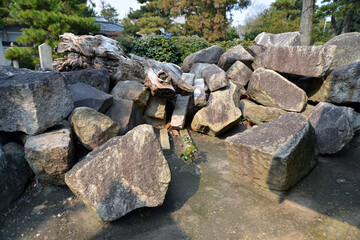 Obraz premium 御幸宮神社 伏見城の石垣の石 京都市伏見区