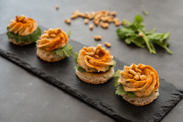 Canapé Happen Hummus