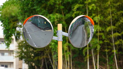 カーブミラー（道路反射鏡）