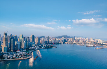 Obraz premium Aerial photography of Qingdao Fushan Bay architectural landscape skyline