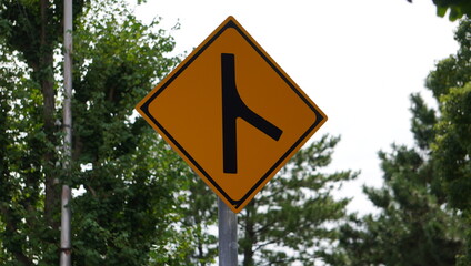 道路標識　合流