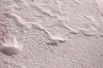 Problem of color painting on exterior concrete wall because of humid