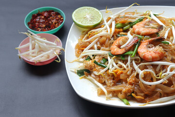 Pad Thai "Pad Thai" with shrimp and vegetables, Thai food, Thai style.