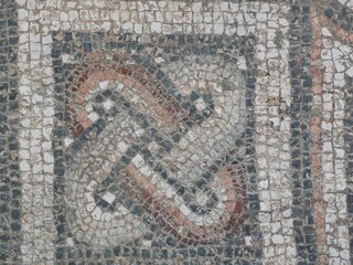 floor mosaic patterns in natural stone