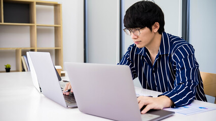 Business team investment trading do this deal on a stock exchange developing new approaches.