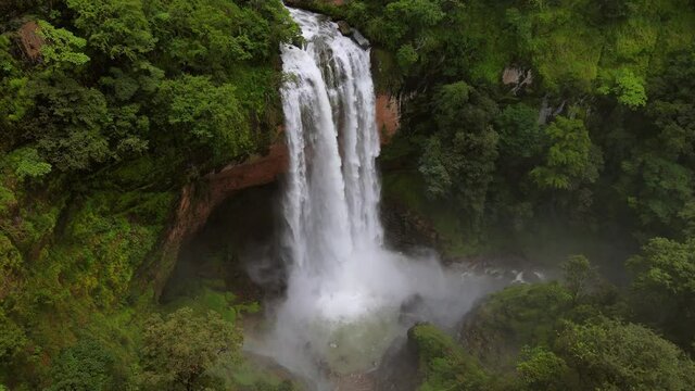 Cascada Kiki Comarca