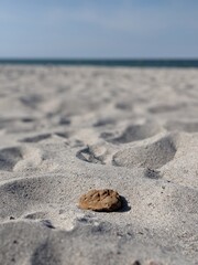 Strand mit Stein