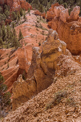 The ridge to nowhere along the base of the Bryce Canyon