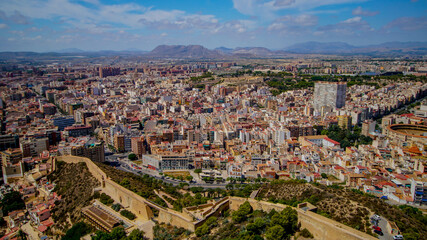 Fototapeta na wymiar Vistas aéreas de Alicante en un día soleado y claro