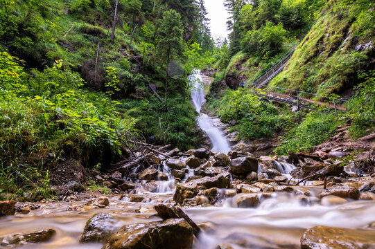 Nesselwanger Wasserfall im Allgäu als Ziel für Wanderungen