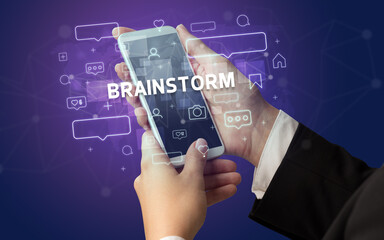 Obraz premium Hand using smartphone with social media concept