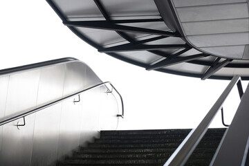 Treppenaufgang des Bahnhofs in Luzern
