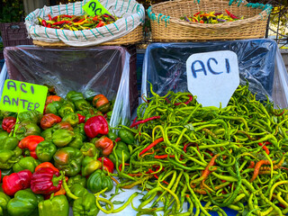 Hot peppers of various colors. (Turkısh = ACI - Englısh = Spicy)