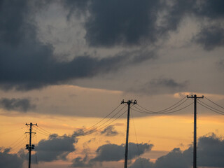 朝焼けと電信柱