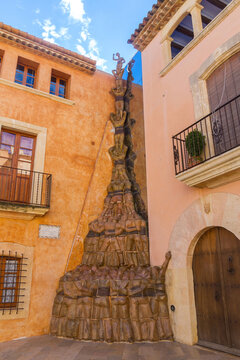  Monument dedicated to the castells or human towers in the Plaza de Altafulla