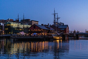 Fototapeta premium Boston Sunset at Seaport