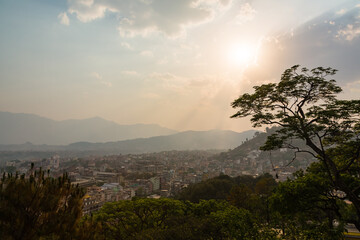 ネパール　カトマンズのスワヤンブナート寺院のある丘から見える市街地の街並み