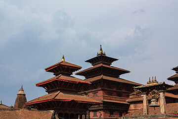 ネパール　パタンのダルバール広場に建つ旧王宮とタレジュの鐘とハリ・シャンカル寺院