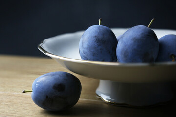 Prugne settembrine, still life in interno