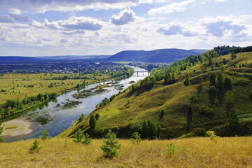 Naklejka premium Kolomagina mountain and the Sylva river near the village of Posad in Kishert district.