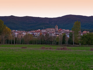 Vista de la localidad Santa Cruz de Campezo en la provincia de Älava, País Vasco.