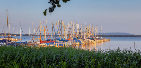 Blick von Mardorf zu Booten im Steinhuder Meer 