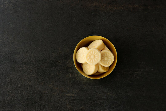 milk peda pera Diwali sweets barfi Indian Sweet dessert mithai festival dish Dussehra Holi ganesh chaturthi Ram navami Durga pooja, durga ashtami Navratri Mumbai Delhi India Pakistan.