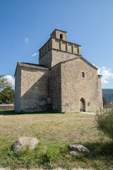 Fototapeta na wymiar Eglise de Comps (Drôme) au style roman 