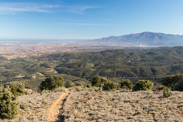 Vue sur la plaine du Roussillon et les Albères depuis le mont Helena