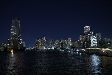 Fototapeta na wymiar 江東区の夜景と川