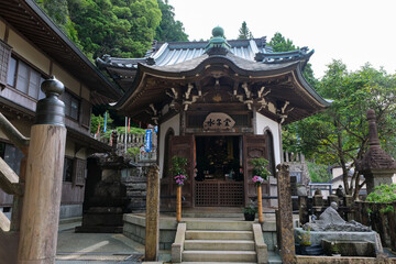 和歌山県那智勝浦町 熊野那智大社、青岸渡寺 水子堂