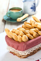 Biscoitos de polvilho e queijo