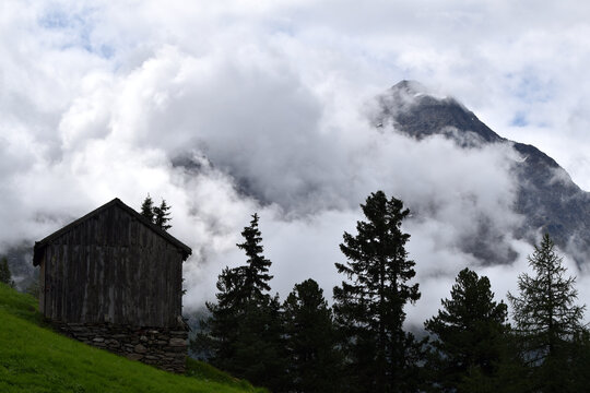 Tiroler Berge und Wolken