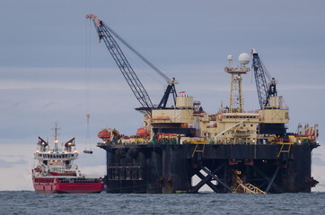 PIPE LAYER PLATFORM - Work at sea in the construction of a gas pipeline 