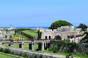 Obraz premium Fortaleza de San Carlos de la Cabaña or La Cabaña, is an 18th-century fortress located near old Havana, Cuba.