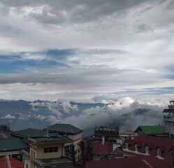 Darjeeling clouds over the mountains