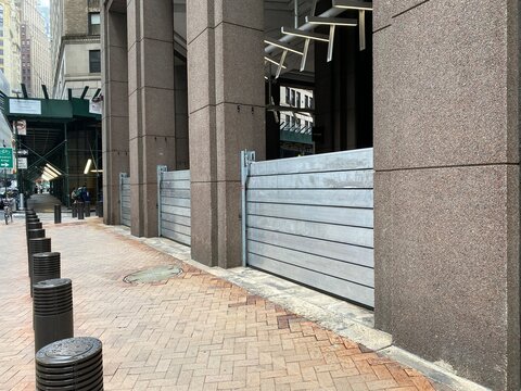 flood wall 