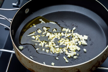 キャンプ　アウトドア　オートキャンプ　にんにく料理