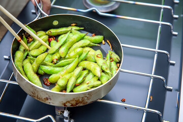 アウトドア料理　キャンプ飯　男飯　にんにく料理　豆料理